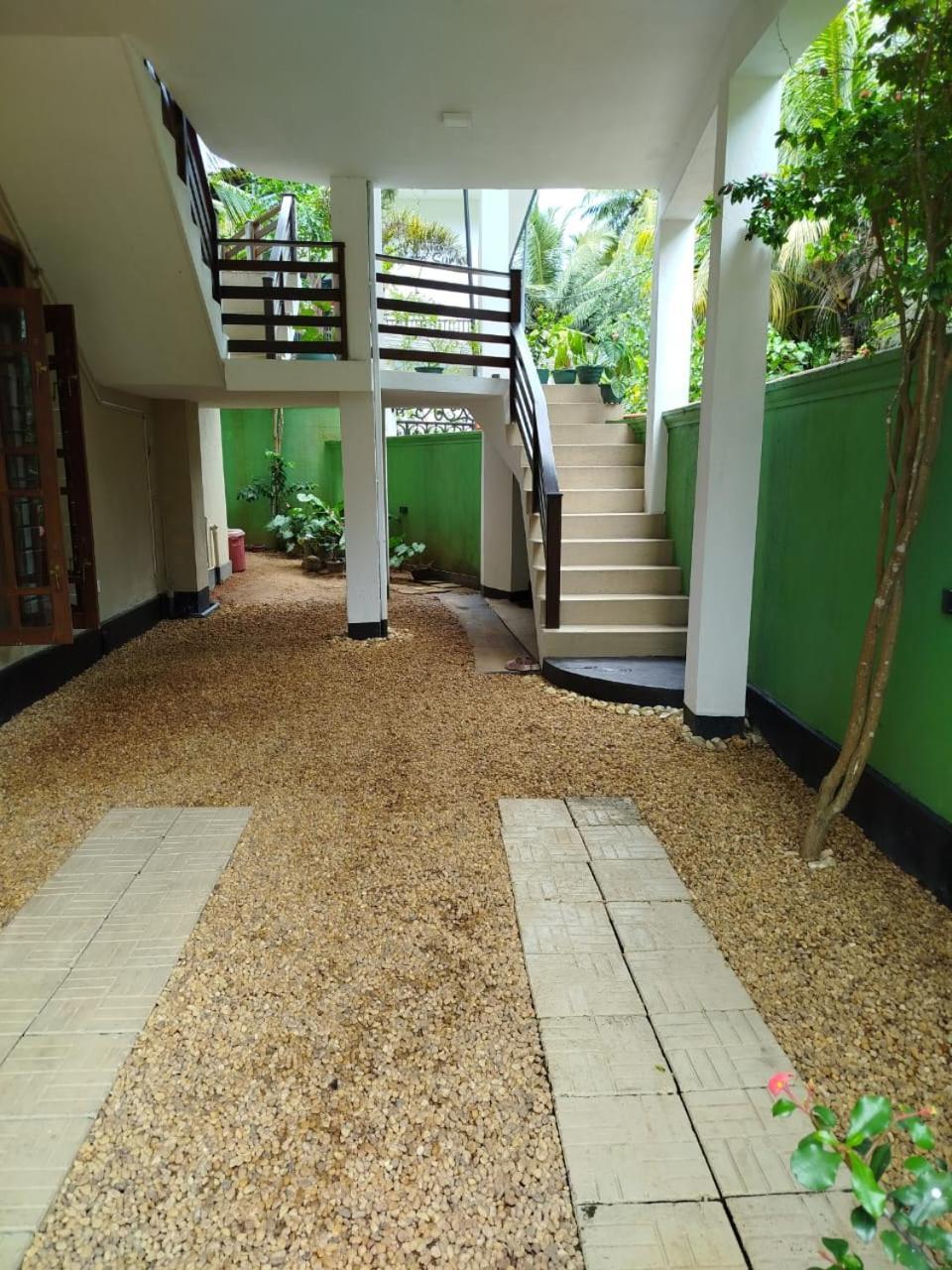 Siyon Yula - Guest House Hikkaduwa Exteriér fotografie